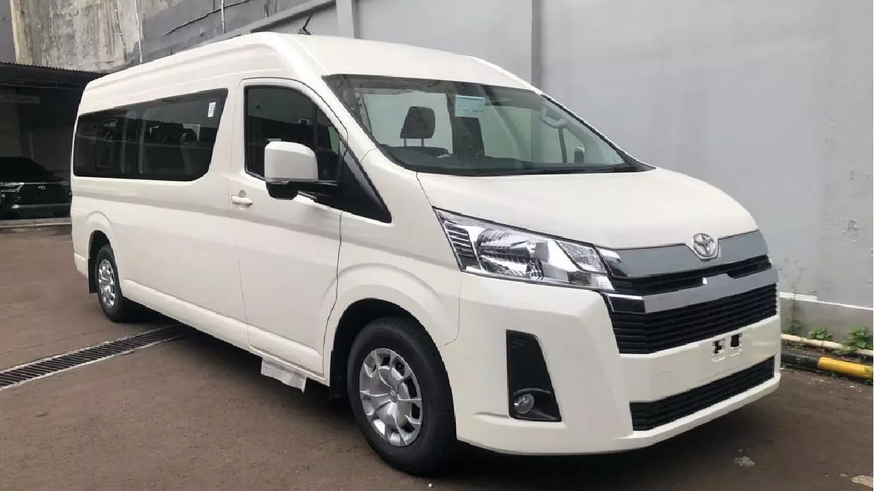 Hiace Max 15